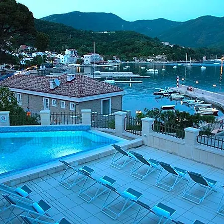 Boutique Kredo Hotel 4*