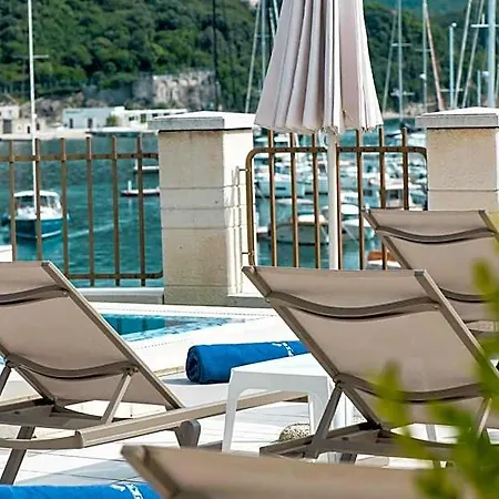 Hotel Boutique Kredo 4*